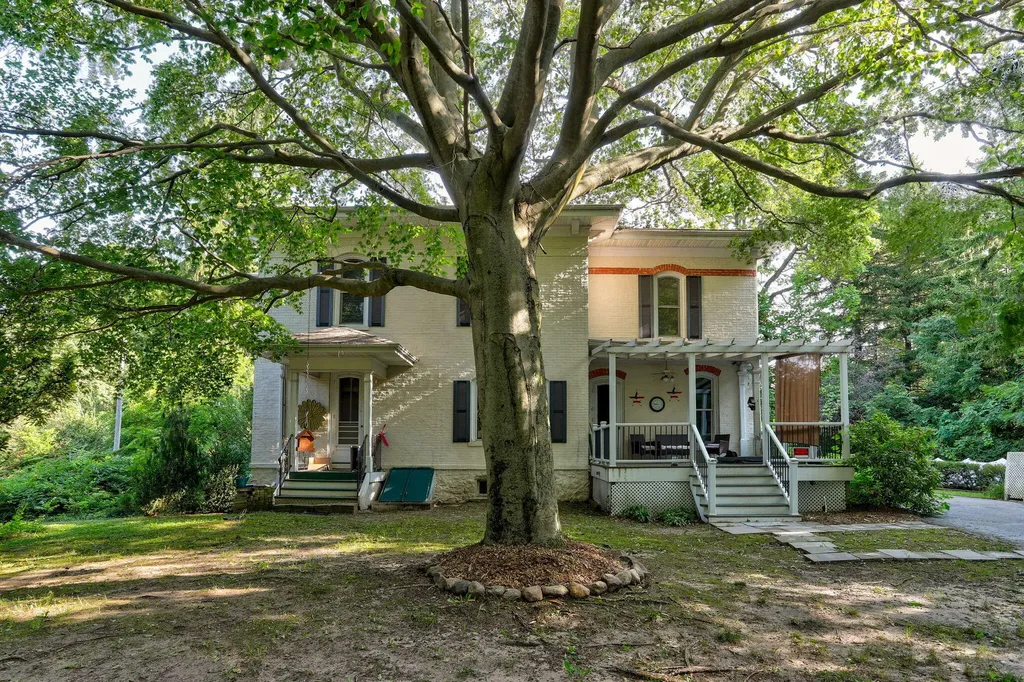 72861 8th Avenue South Haven Charter Township MI 49090