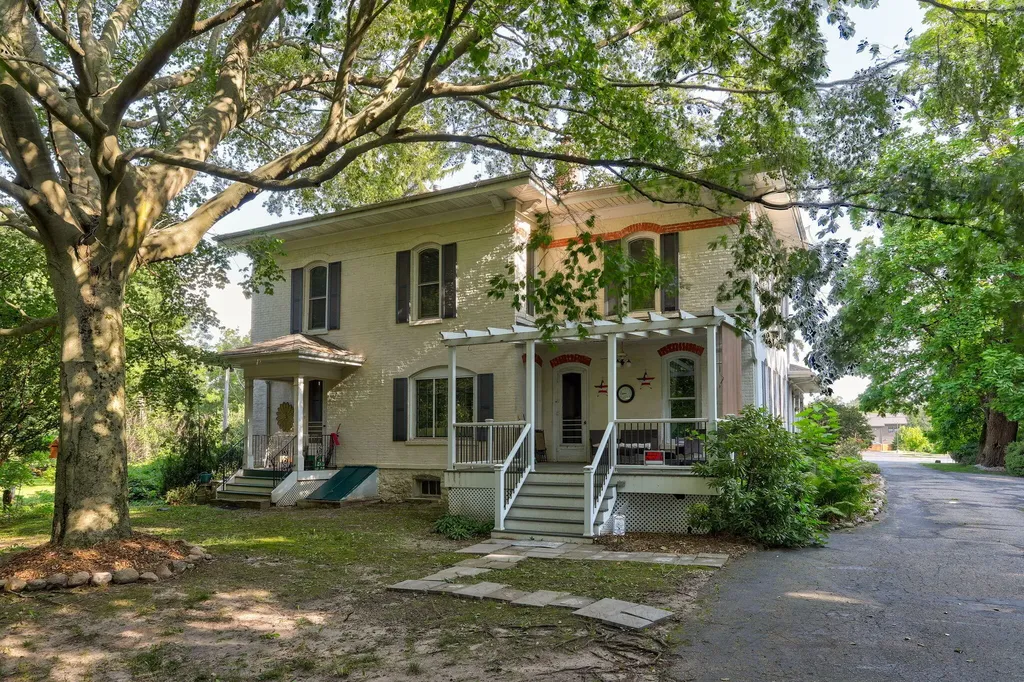 72861 8th Avenue South Haven Charter Township MI 49090