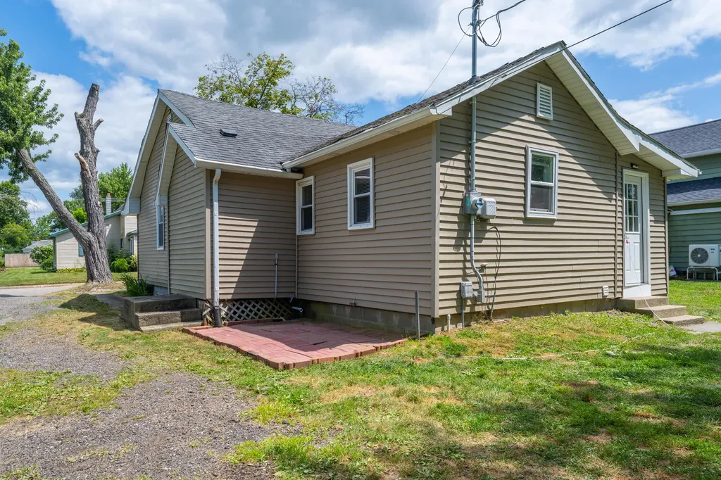 216 Congress Street Watervliet City MI 49098