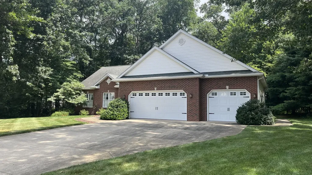 25464 Joelle Court Ontwa Township MI 49112