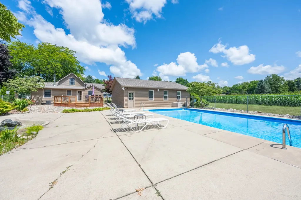 1314 Miners Road Royalton Township MI 49085