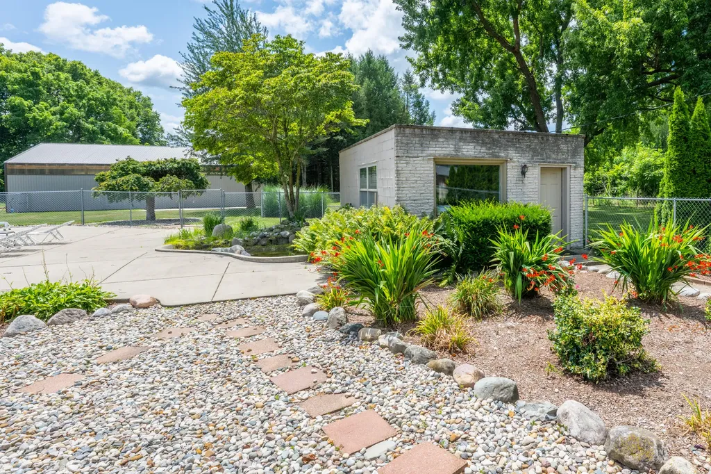 1314 Miners Road Royalton Township MI 49085