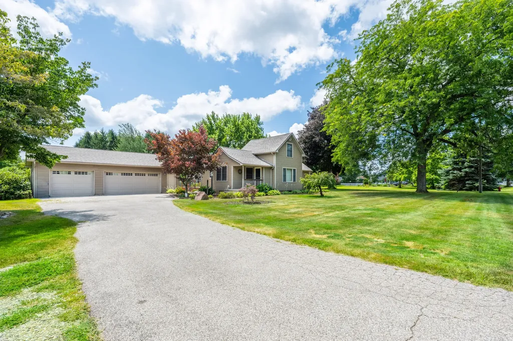 1314 Miners Road Royalton Township MI 49085