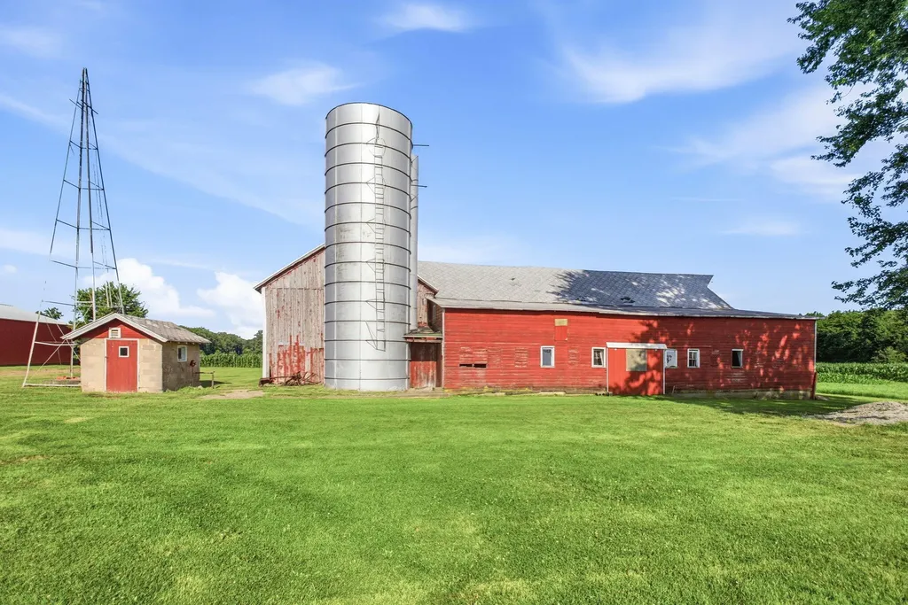 4985 W Gilpin Road Three Oaks Township MI 49128