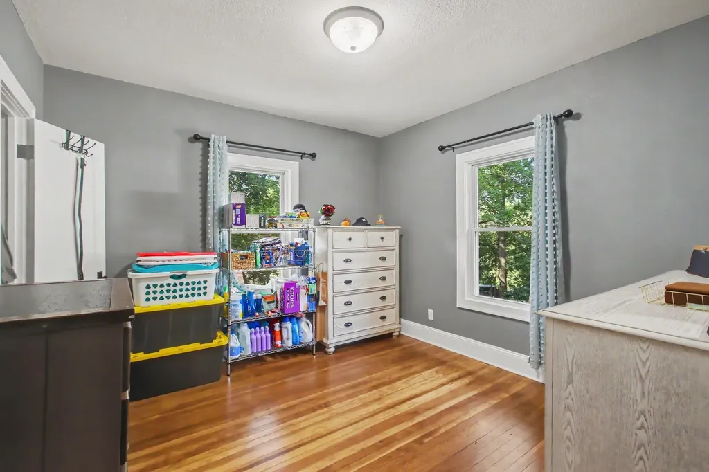1217 Pinehurst Boulevard Kalamazoo Charter Township MI 49006