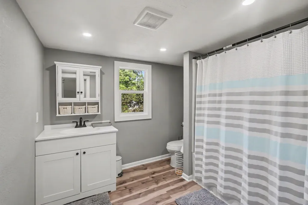 1217 Pinehurst Boulevard Kalamazoo Charter Township MI 49006