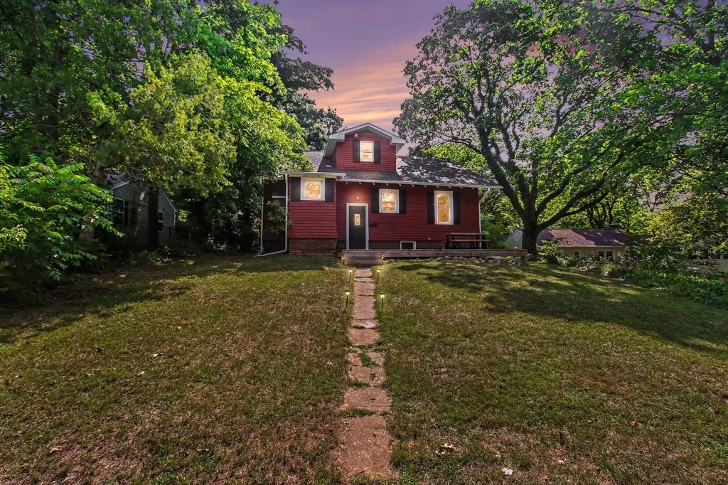 1217 Pinehurst Boulevard Kalamazoo Charter Township MI 49006