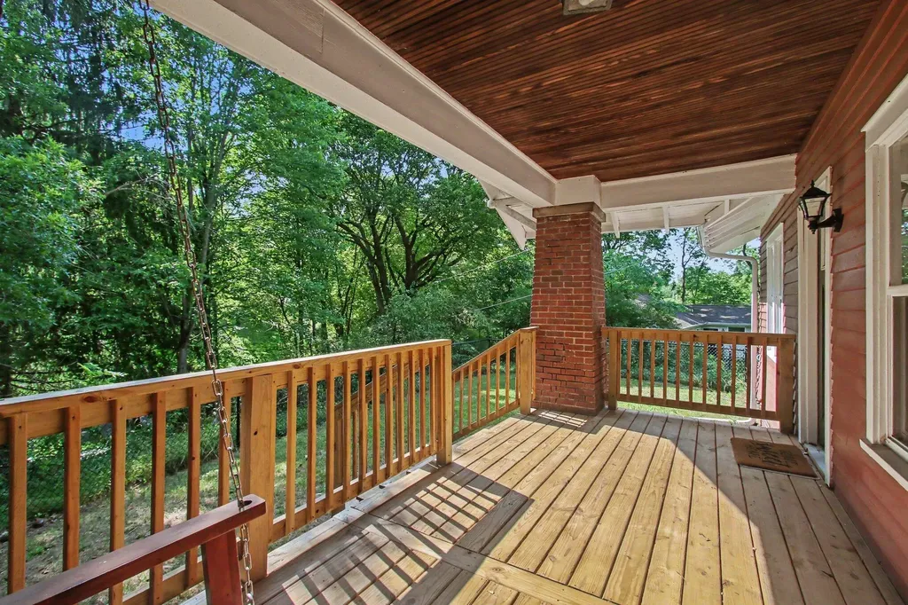 1217 Pinehurst Boulevard Kalamazoo Charter Township MI 49006