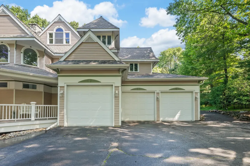 3003 Dunes Valley Path Lincoln Charter Township MI 49127