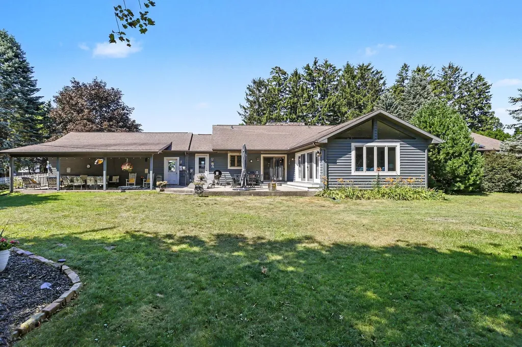 2390 Sycamore Path Shoreham Village MI 49085