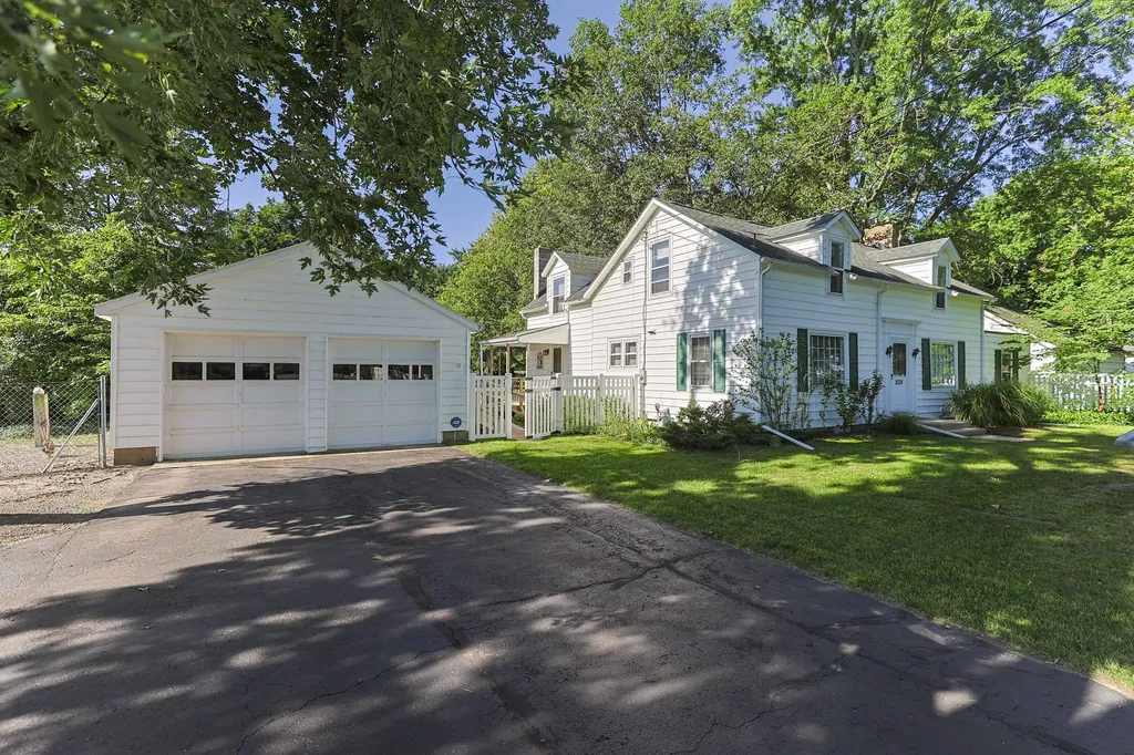 2274 Yankee Street Howard Township MI 49120