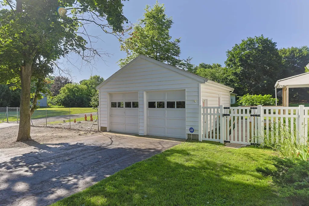 2274 Yankee Street Howard Township MI 49120
