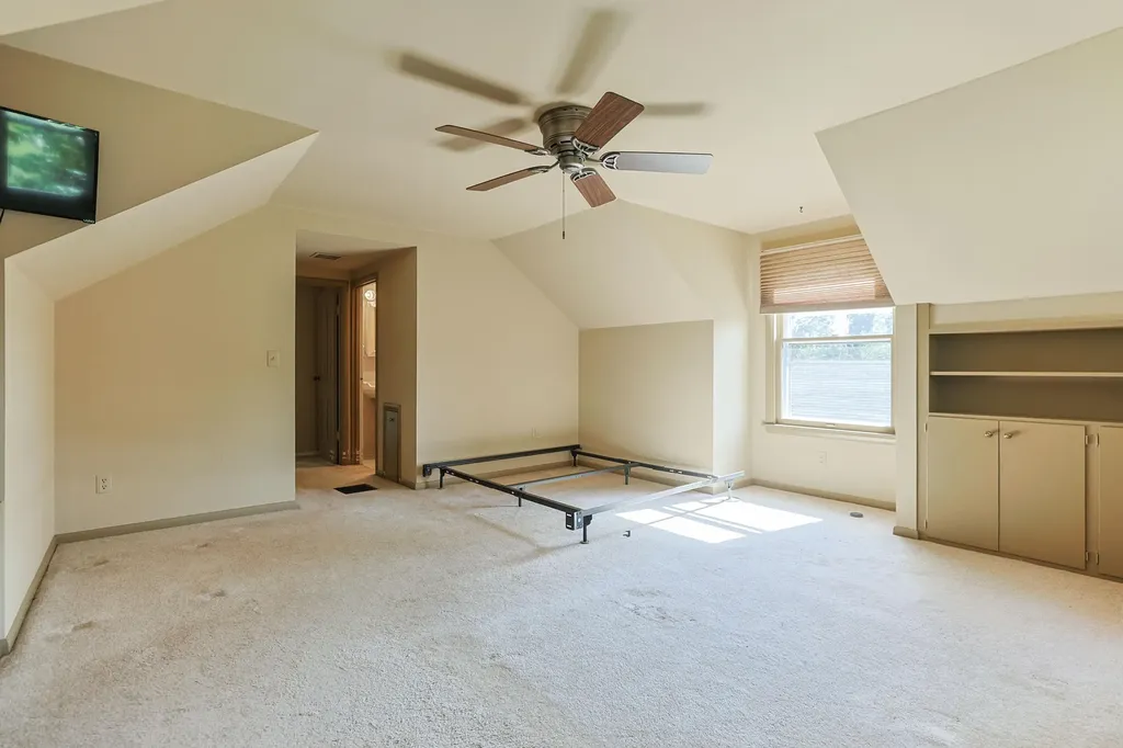 2274 Yankee Street Howard Township MI 49120