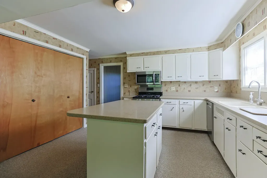 2274 Yankee Street Howard Township MI 49120