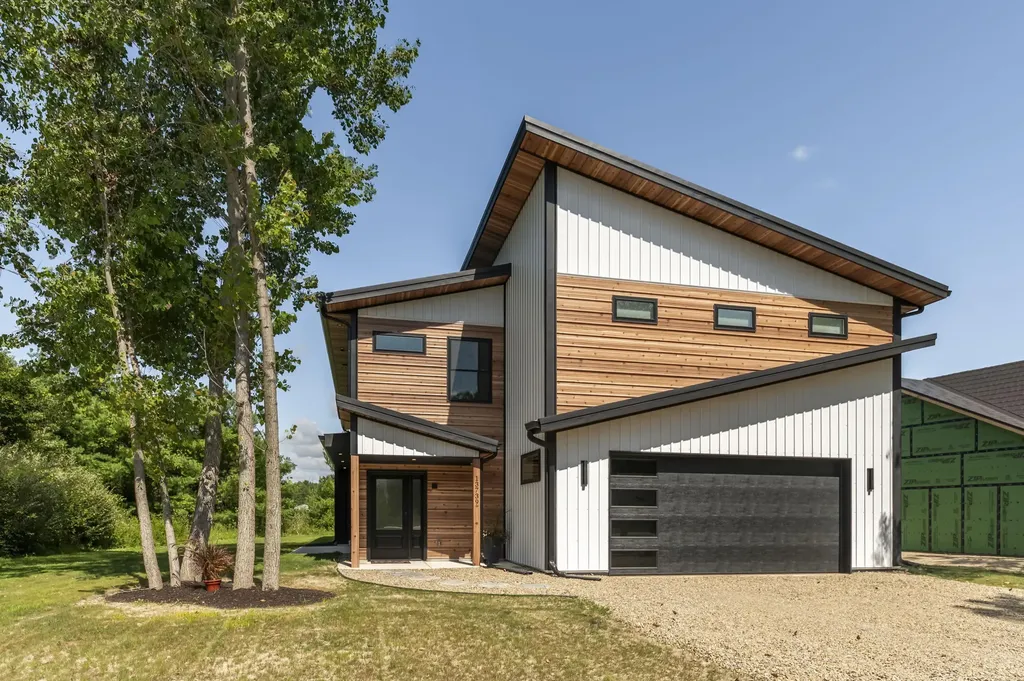 13739 Jane Way Chikaming Township MI 49125