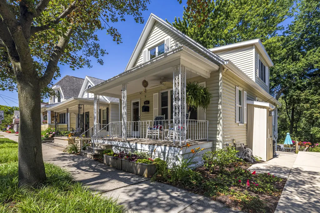 1022 Lake Boulevard St. Joseph City MI 49085