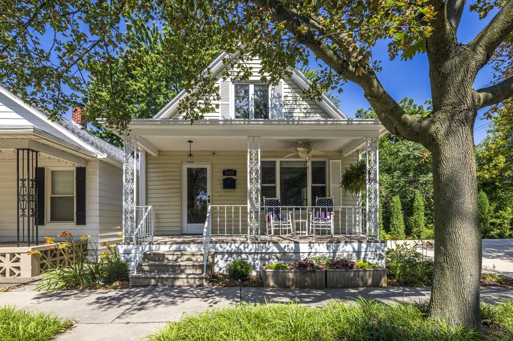 1022 Lake Boulevard St. Joseph City MI 49085