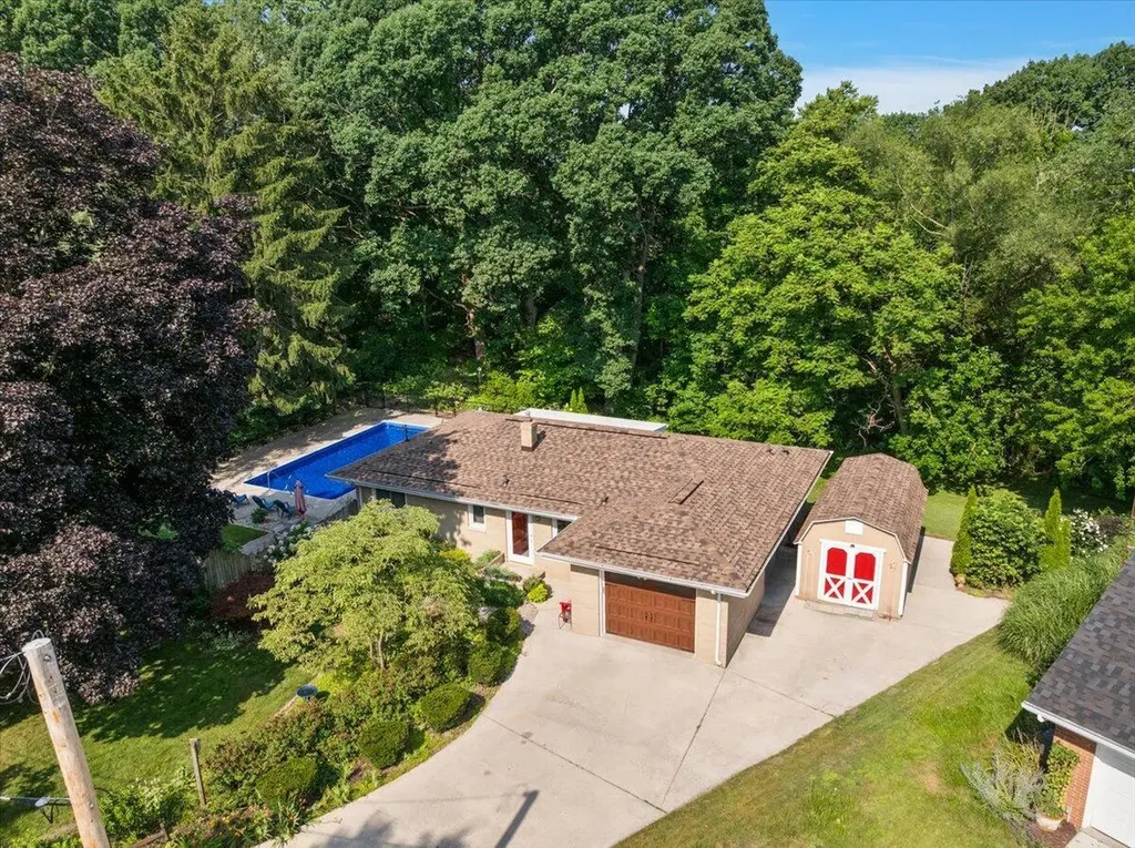 5236 Wilshire Terrace Lincoln Charter Township MI 49085
