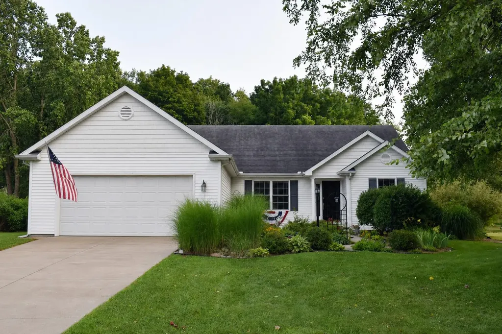 3970 N Hidden Valley Trail N Bertrand Township MI 49120