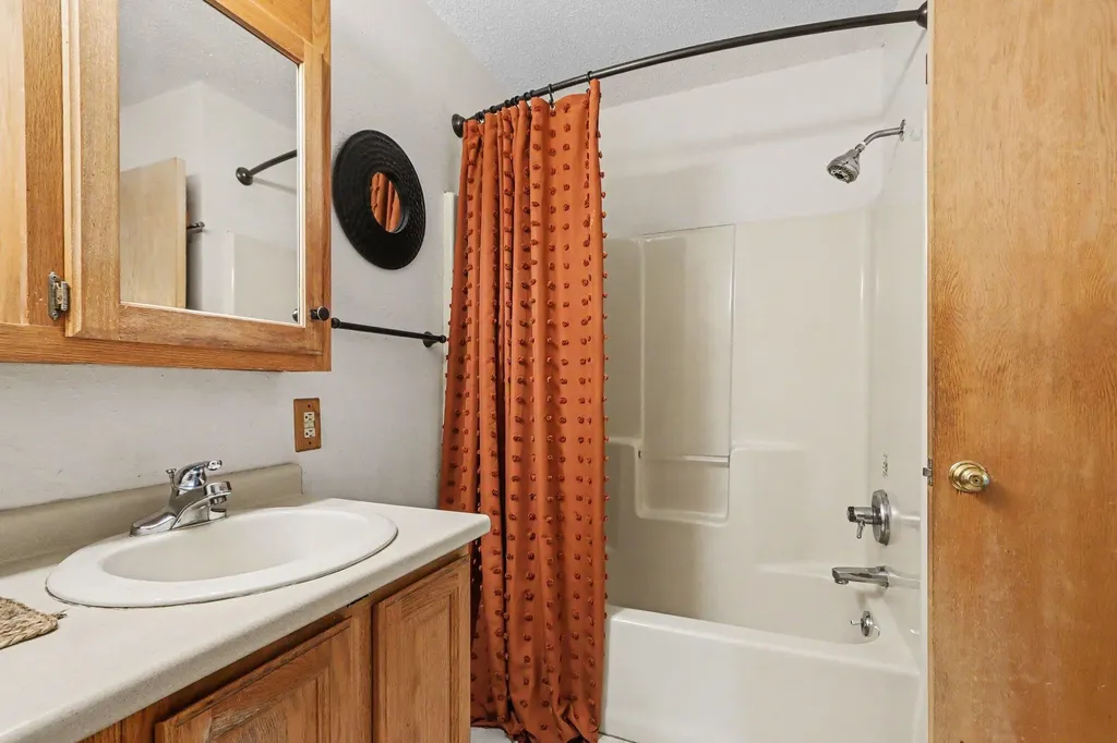 971 Niagara Drive Lawton Village MI 49065