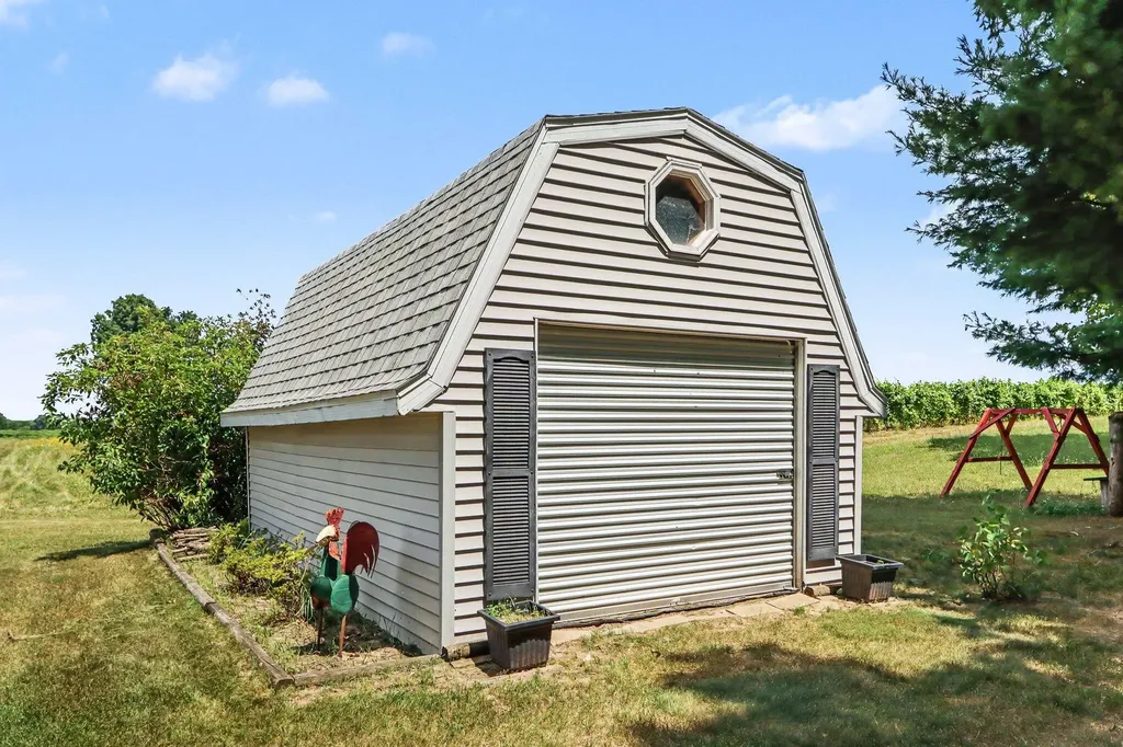 971 Niagara Drive Lawton Village MI 49065