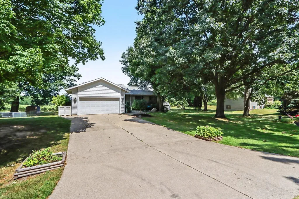 971 Niagara Drive Lawton Village MI 49065