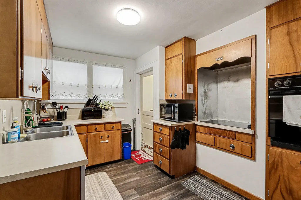302 S Maple Street Sturgis City MI 49091