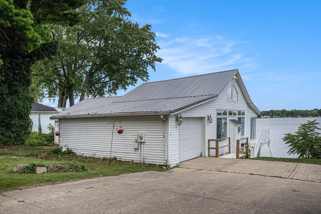 917 Elm Street Colon Village MI 49040