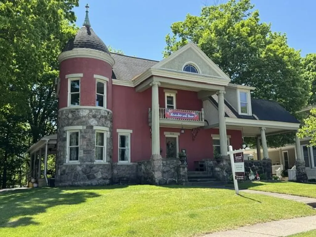 306 W Michigan Avenue Three Rivers City MI 49093