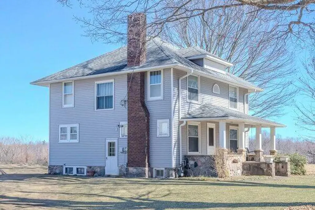 832 W Front Street Burr Oak Village MI 49030