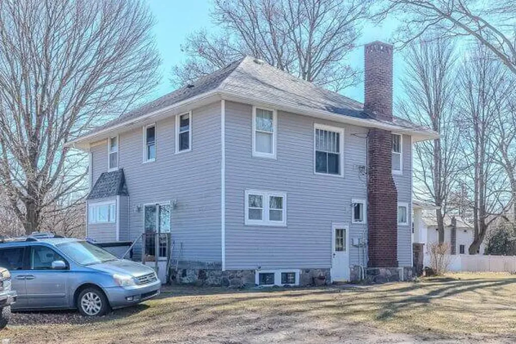 832 W Front Street Burr Oak Village MI 49030
