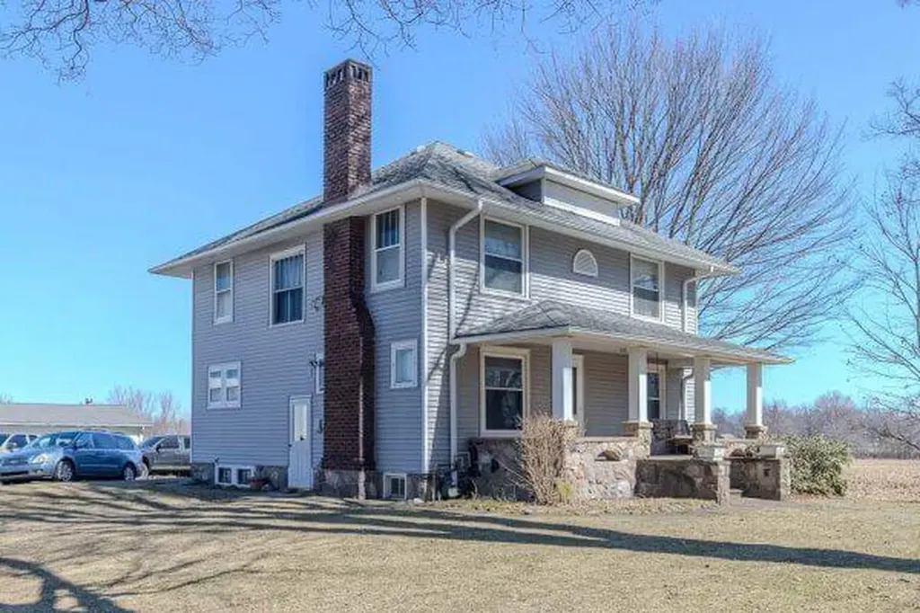 832 W Front Street Burr Oak Village MI 49030