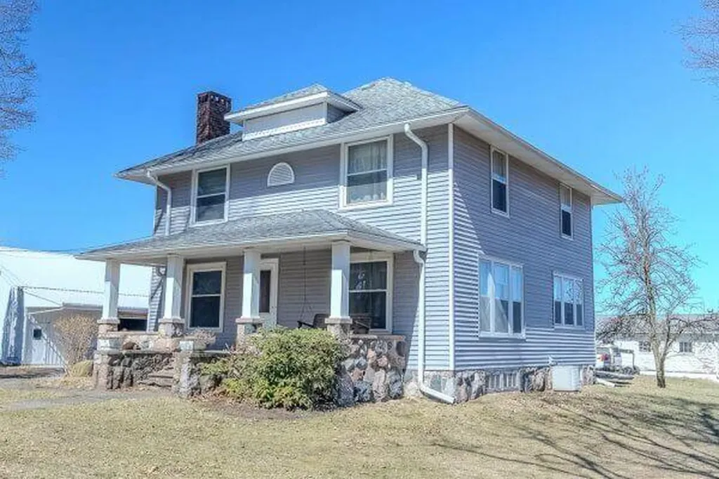 832 W Front Street Burr Oak Village MI 49030