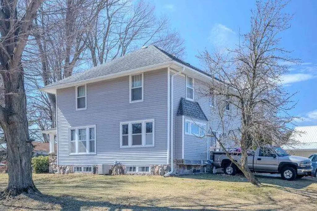 832 W Front Street Burr Oak Village MI 49030