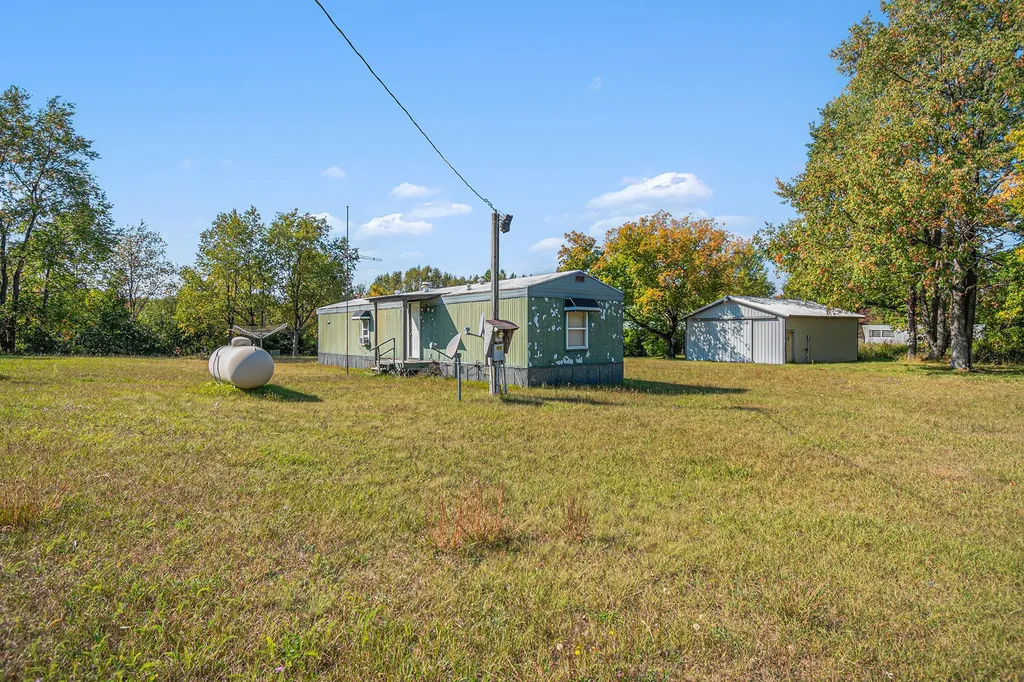 1215 Bear Avenue Redding Township MI 48625