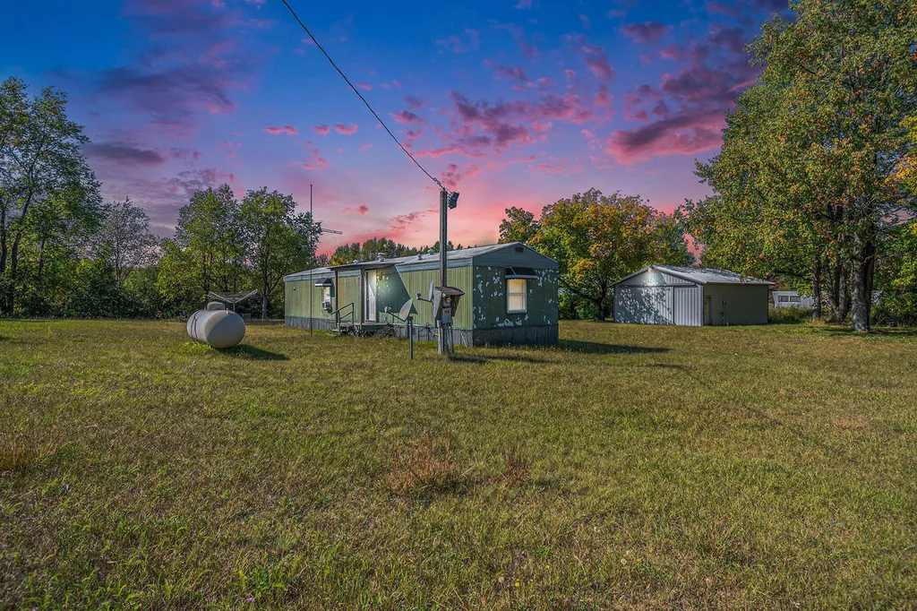 1215 Bear Avenue Redding Township MI 48625
