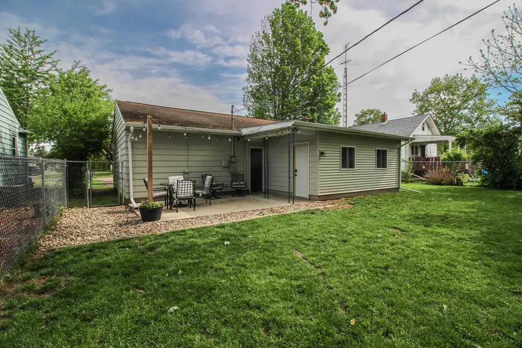 606 Millard Street Three Rivers City MI 49093