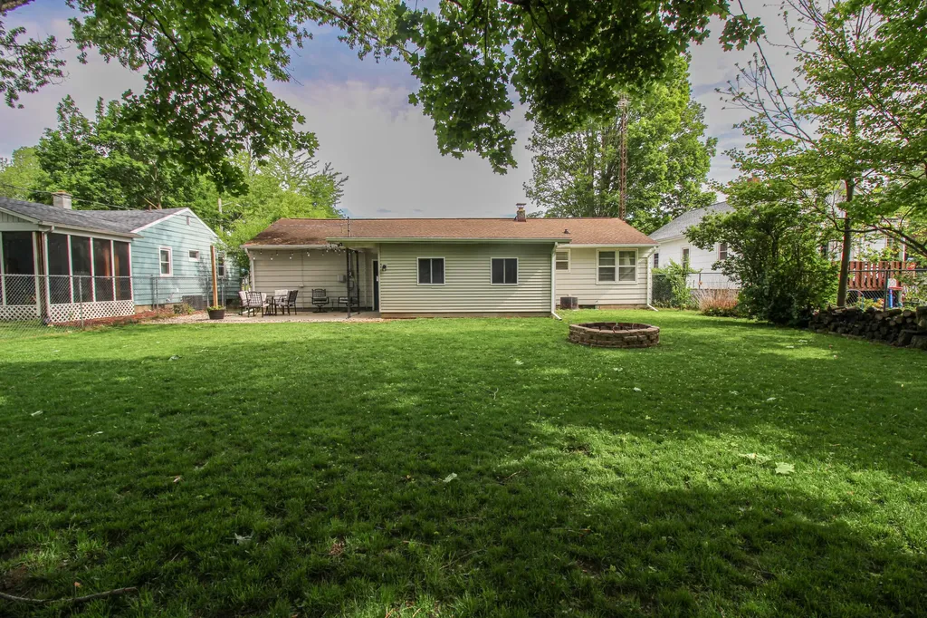 606 Millard Street Three Rivers City MI 49093