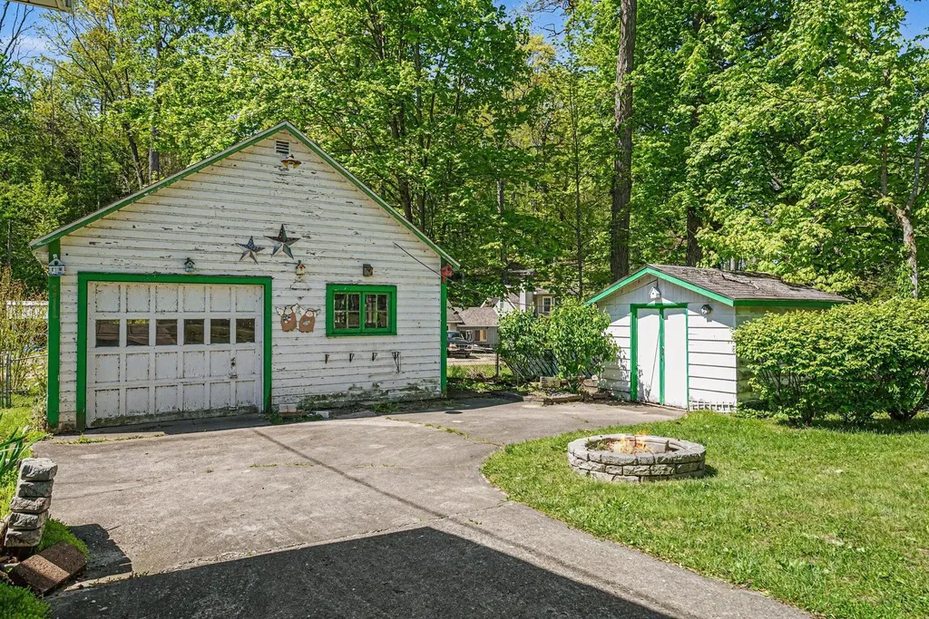 68438 Klinger Lake Road White Pigeon Township MI 49091