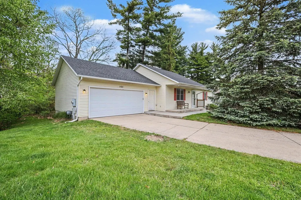 165 Hunters Trail Court Middleville Village MI 49333