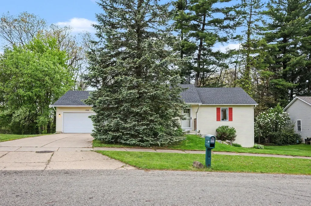 165 Hunters Trail Court Middleville Village MI 49333