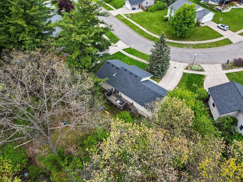 165 Hunters Trail Court Middleville Village MI 49333