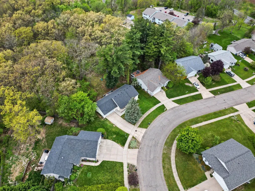 165 Hunters Trail Court Middleville Village MI 49333