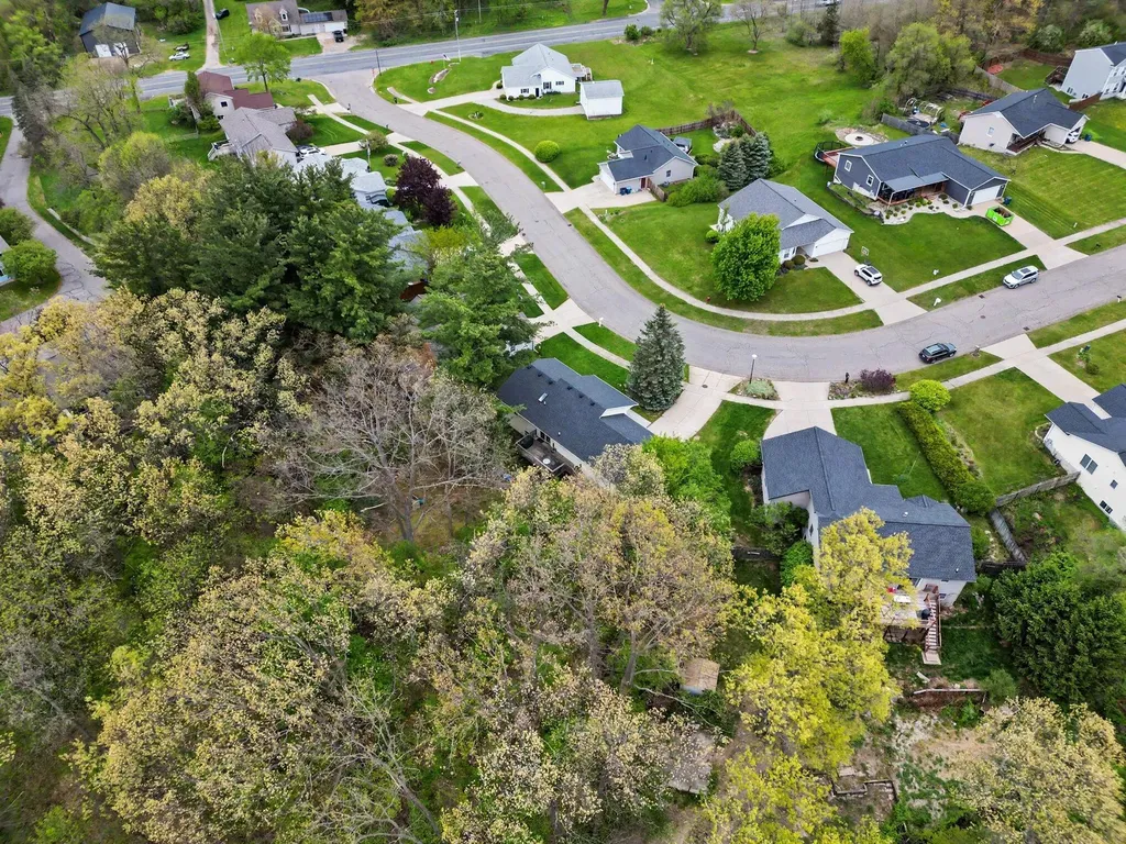 165 Hunters Trail Court Middleville Village MI 49333