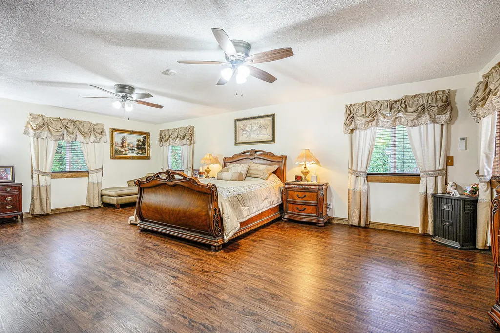 7702 N Gleneagle Drive Comstock Charter Township MI 49048