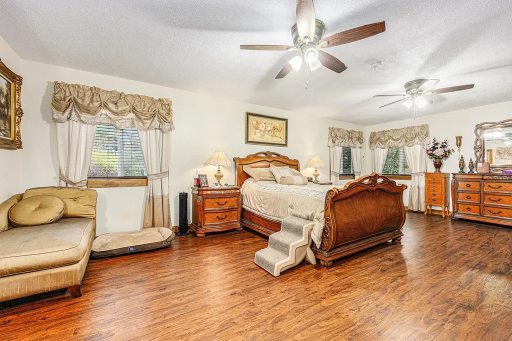 7702 N Gleneagle Drive Comstock Charter Township MI 49048