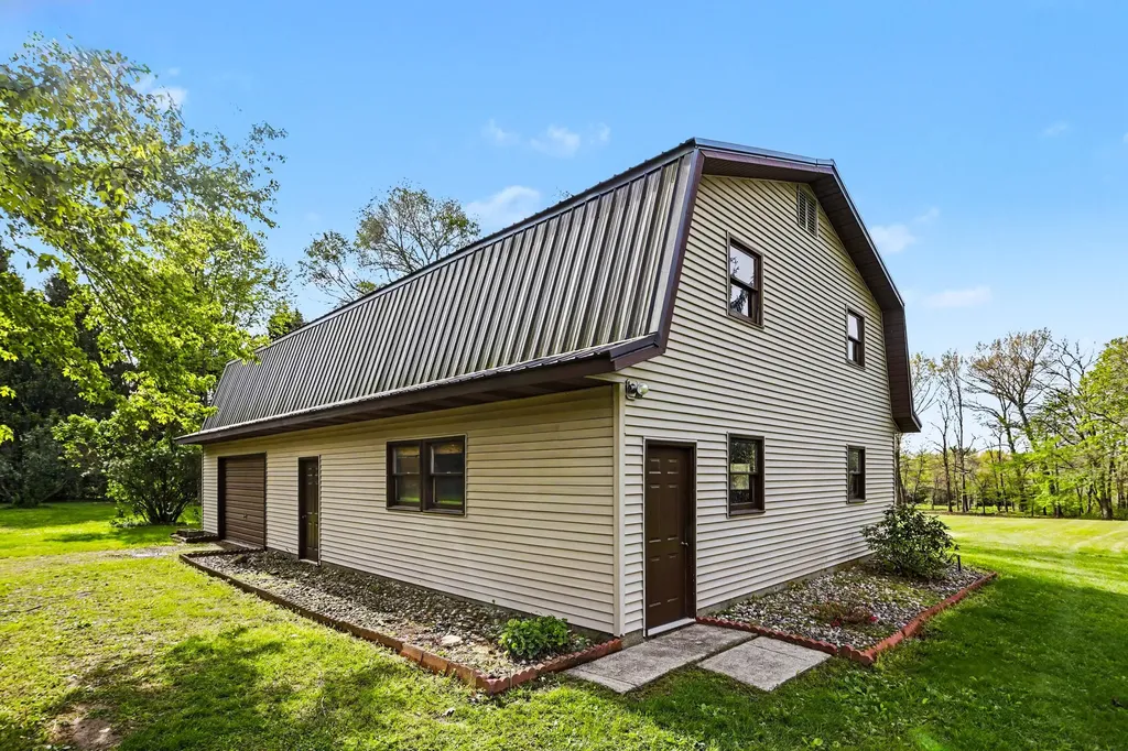 11621 M-216 Flowerfield Township MI 49067