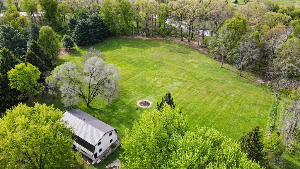 11621 M-216 Flowerfield Township MI 49067