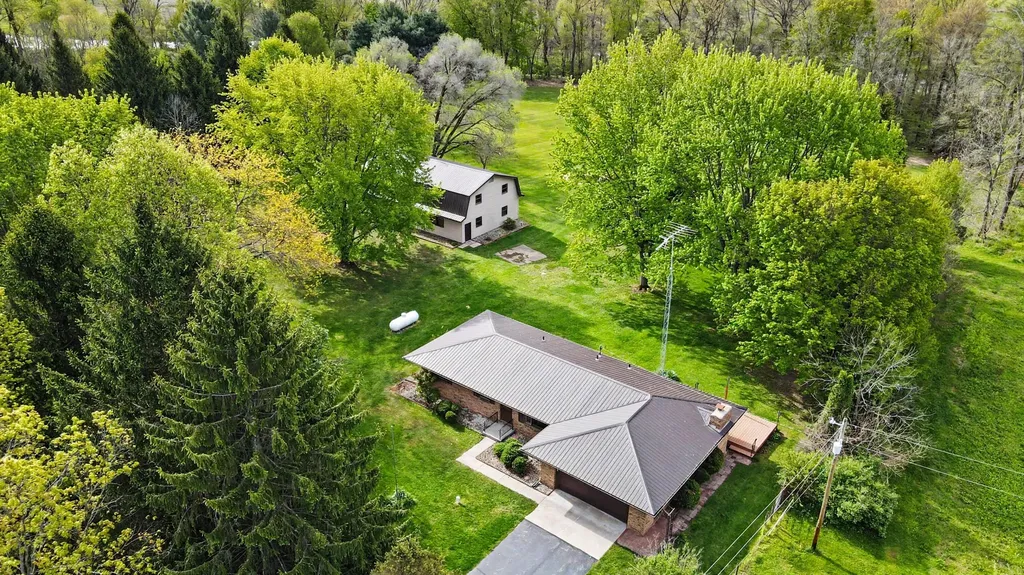 11621 M-216 Flowerfield Township MI 49067