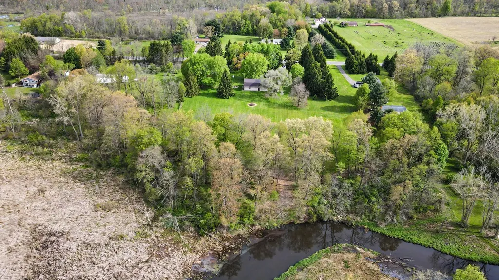 11621 M-216 Flowerfield Township MI 49067